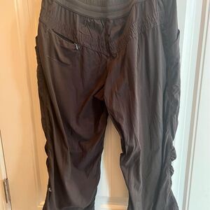 Lululemon hip hop crop pants branch brown- size 10 used